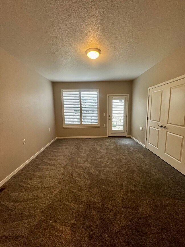 Building Photo - 2835 Elm Meadow View