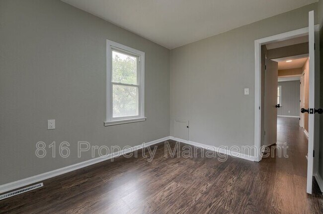 Building Photo - 429 NE 87th St