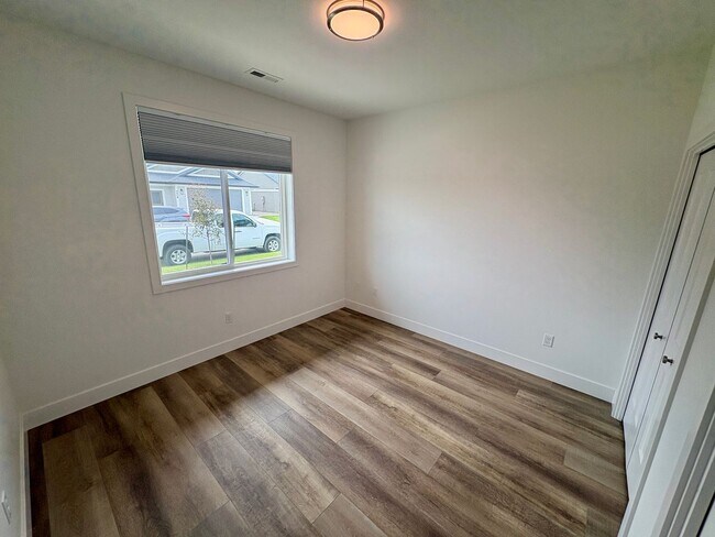Building Photo - 4605/4607 Twisted Pine Dr