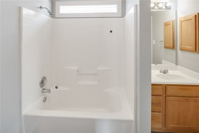 Building Photo - 503 Thornton Ct