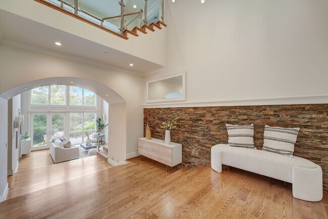 Building Photo - 140 Emerald Estates Ct
