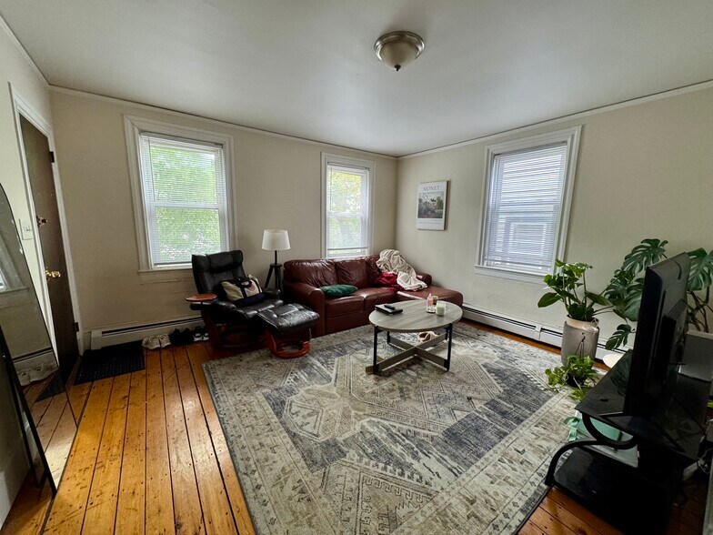 Building Photo - 417 Atwells Ave