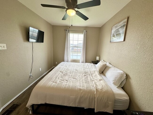 Building Photo - 4203 Deek Dr