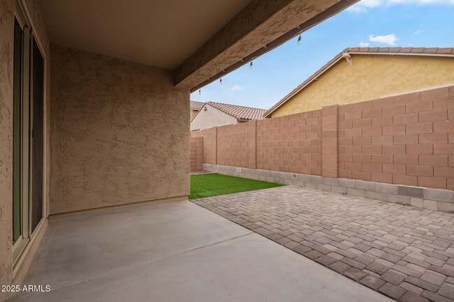 Building Photo - 14202 W Willow Ave