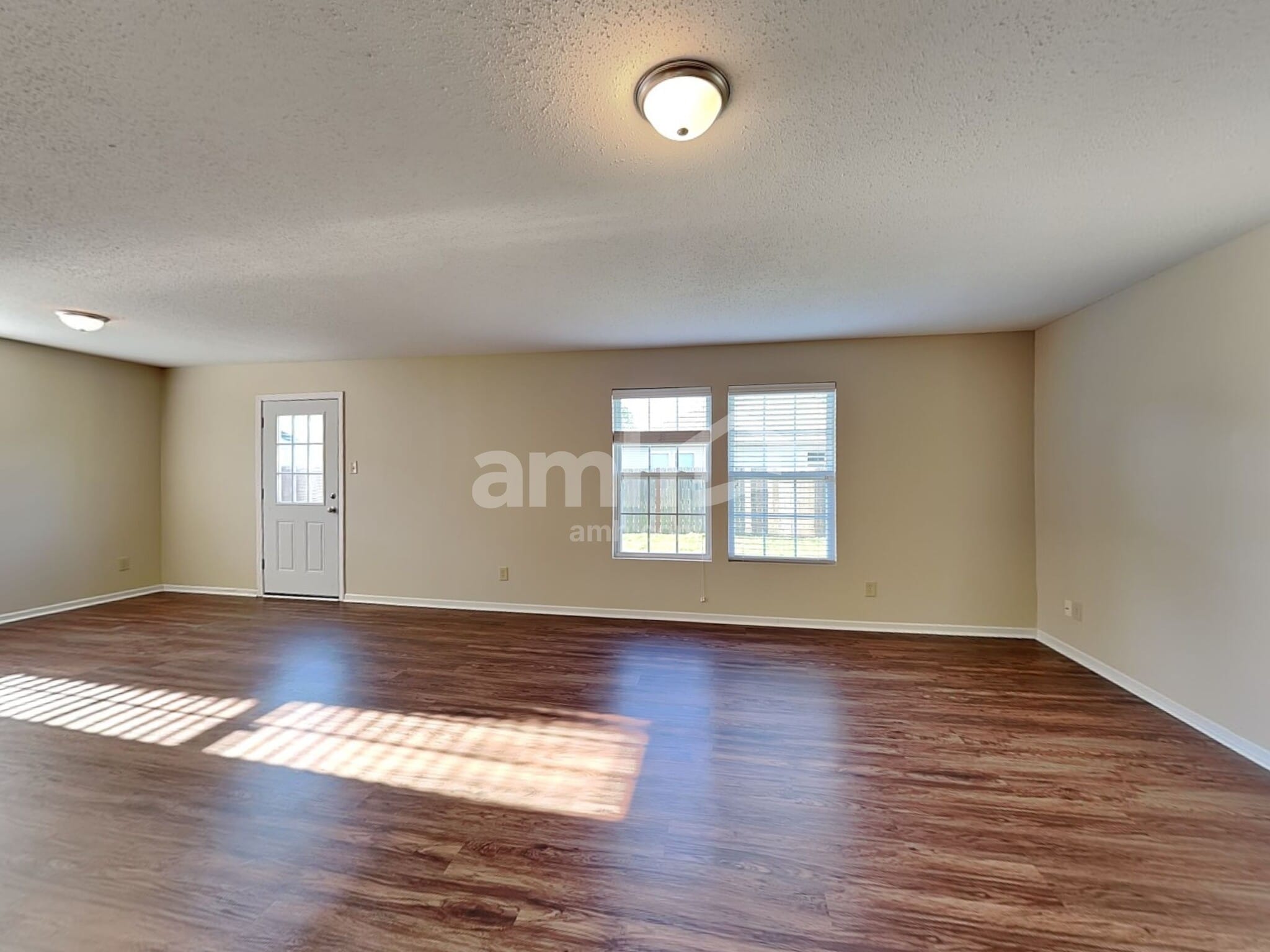 Building Photo - 1361 Redwood Dr