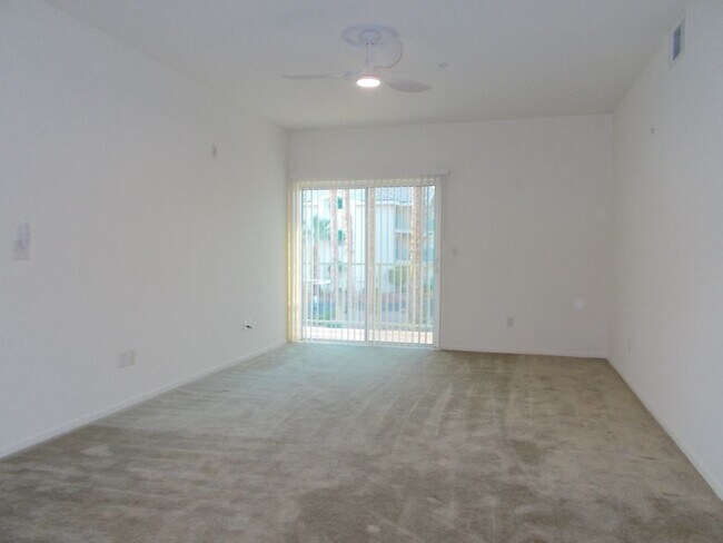 Building Photo - 3550 Bay Sands Dr
