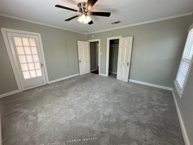 Building Photo - 514 E Charnwood St