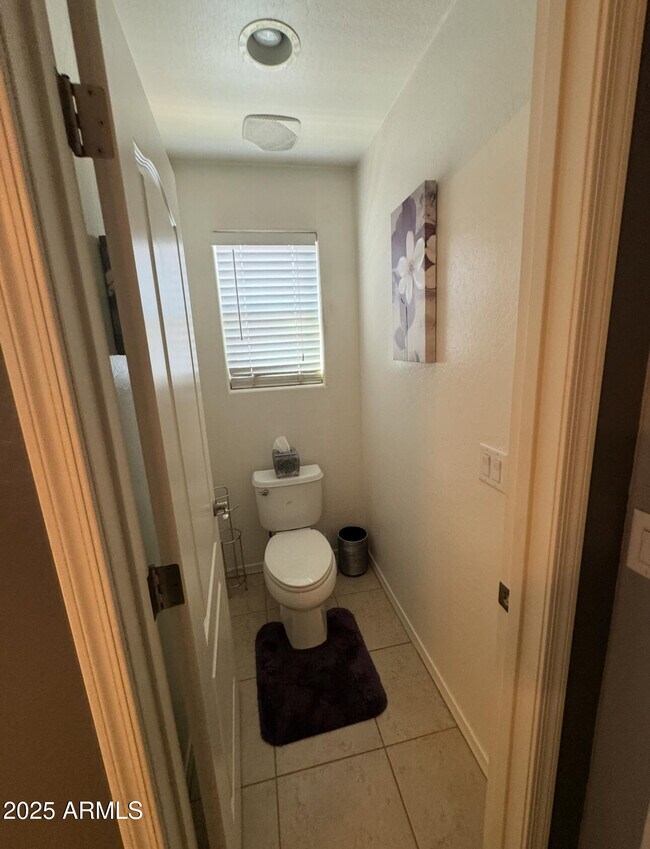 Building Photo - 40571 W Park Hill Dr