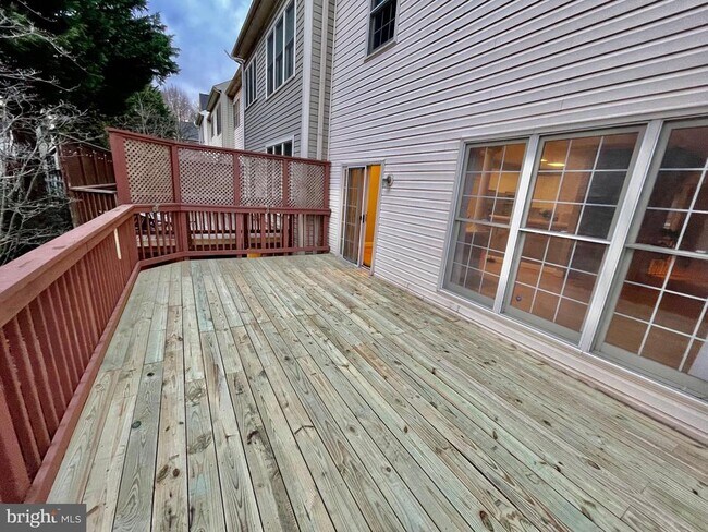Building Photo - 1030 Grand Oak Way