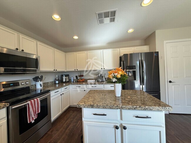 Building Photo - 6509R West Red Fox Road
