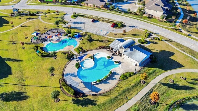 Building Photo - 24654 Greenwood Bay Dr