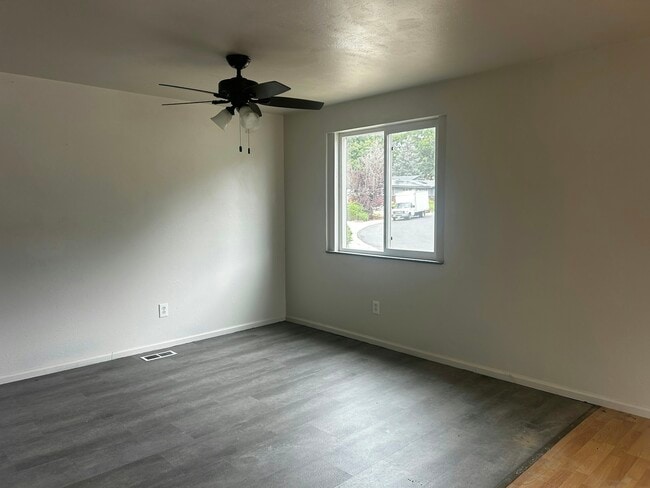 Building Photo - 9052 W Washburn Pl