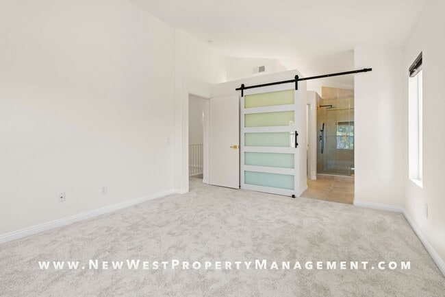 Building Photo - Newly renovated 2-bedroom UTC townhome in the coveted Andria of Renaissance at La Jolla community...
