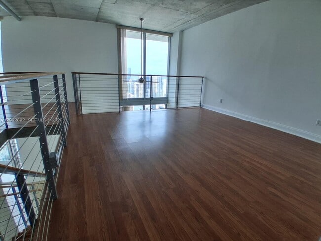 Building Photo - 690 SW 1st Ct