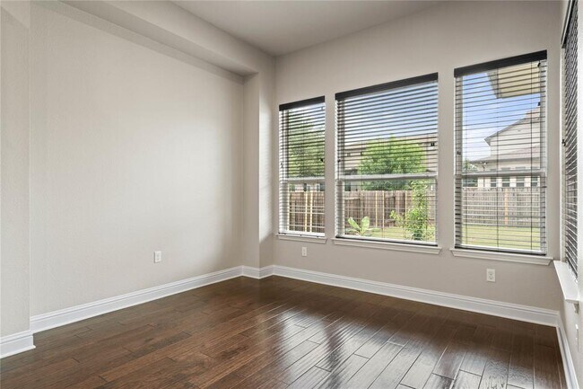 Building Photo - 5009 Mandevilla Dr