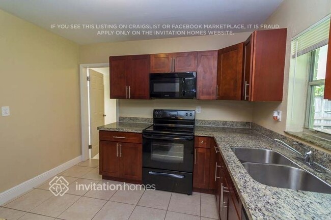 Building Photo - 10005 SW 166th St