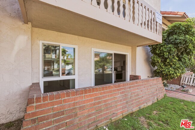 Building Photo - 2020 Graham Ave