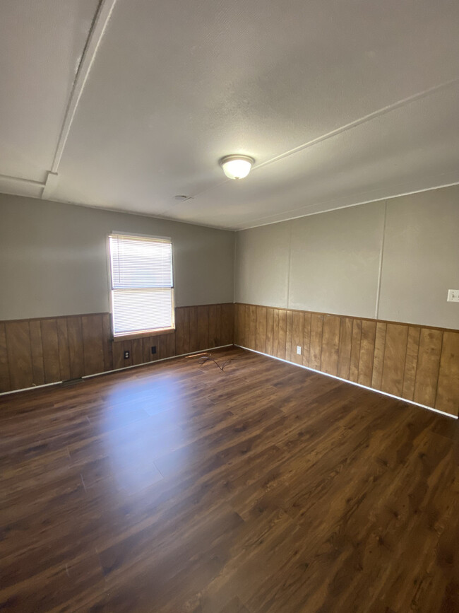 Building Photo - South Dixie Highway Trailer Park