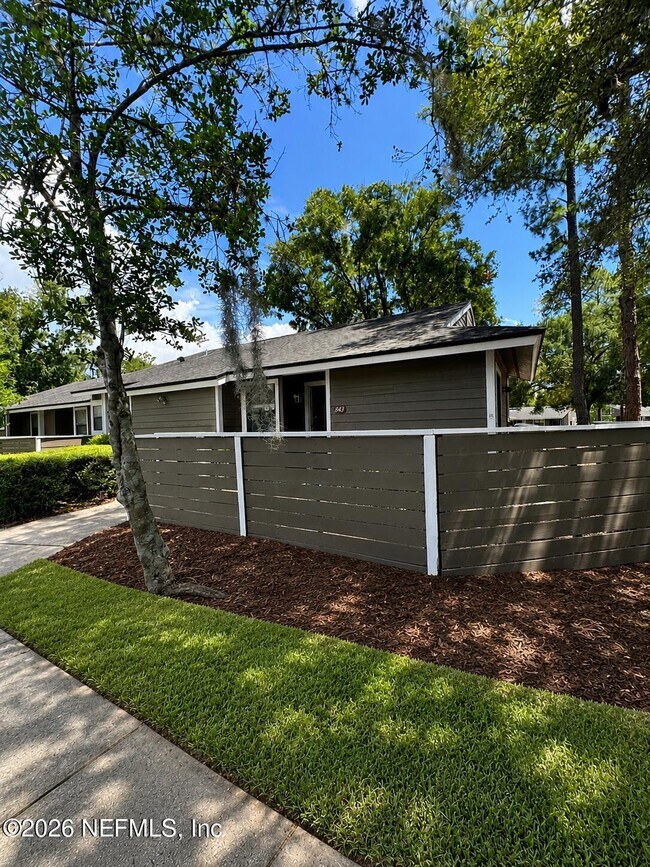 Building Photo - 8343 Westover Ct