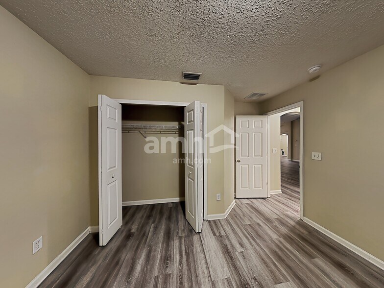 Building Photo - 1333 Sylvie Ln