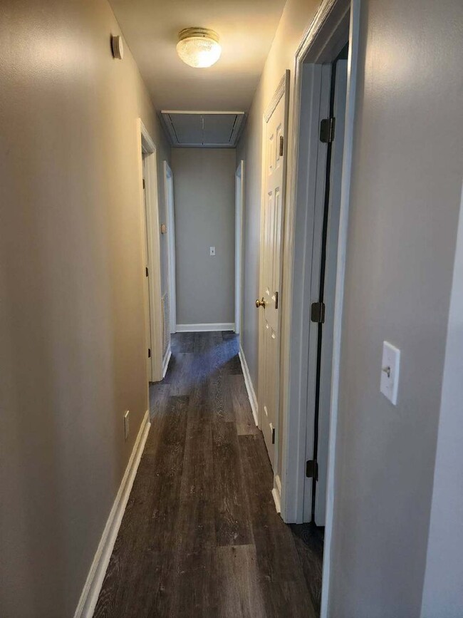 Building Photo - Old Ebenezer RD 3 bedroom 2 bath