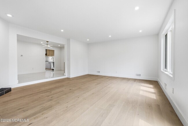 Building Photo - 108 Neptune Ave