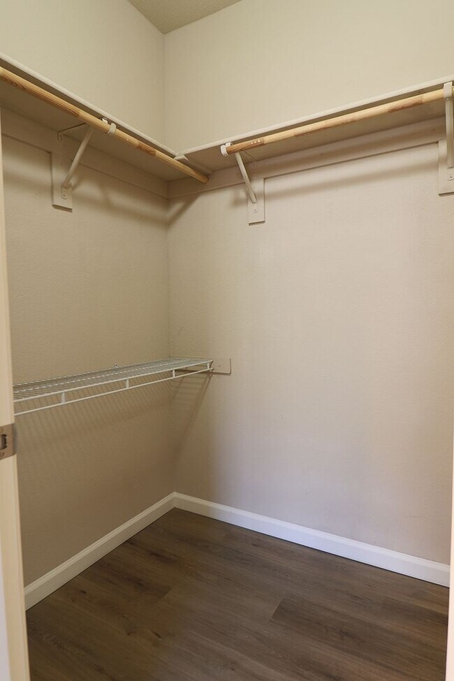 Building Photo - 3349 Gulling Rd