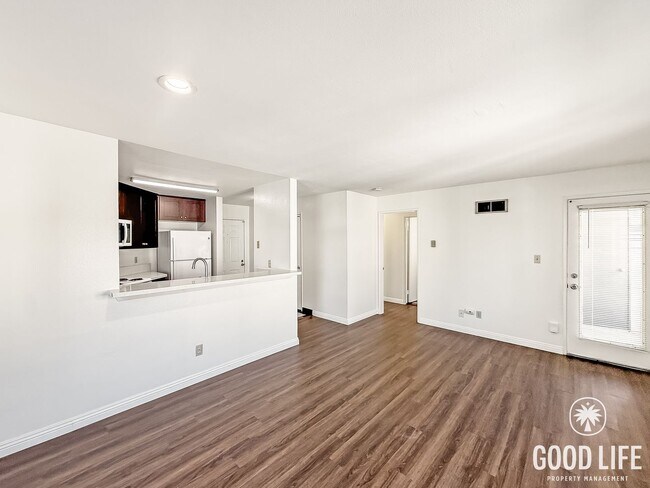 Building Photo - Beautiful 1 Bedroom 1 Bathroom in UTC!