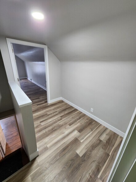 Building Photo - 410 McKinley St