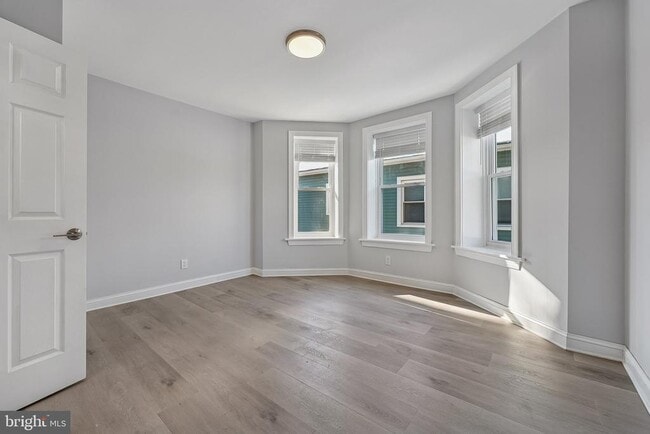 Building Photo - 92 Leigh Ave