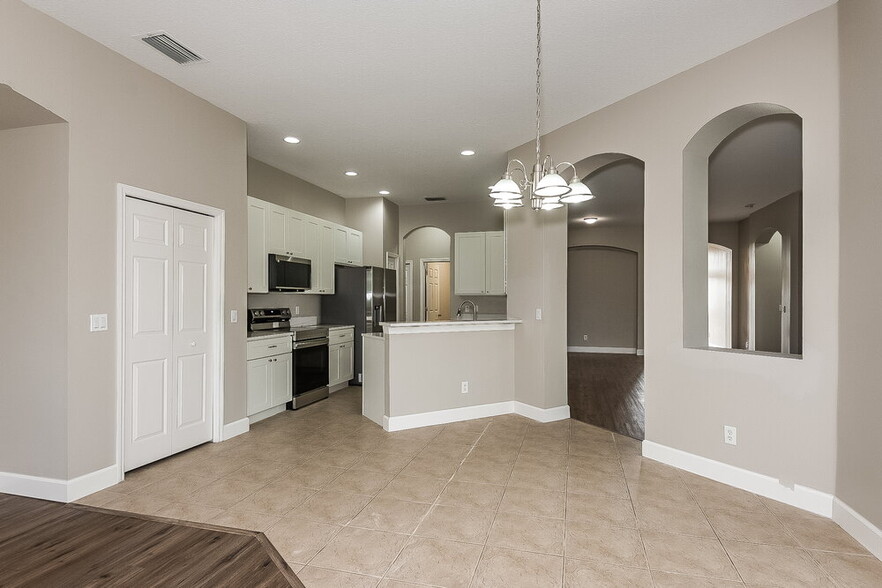 Building Photo - 9104 63rd Ct E