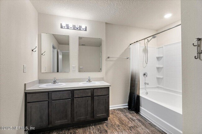 Building Photo - 187 Logrono Ct
