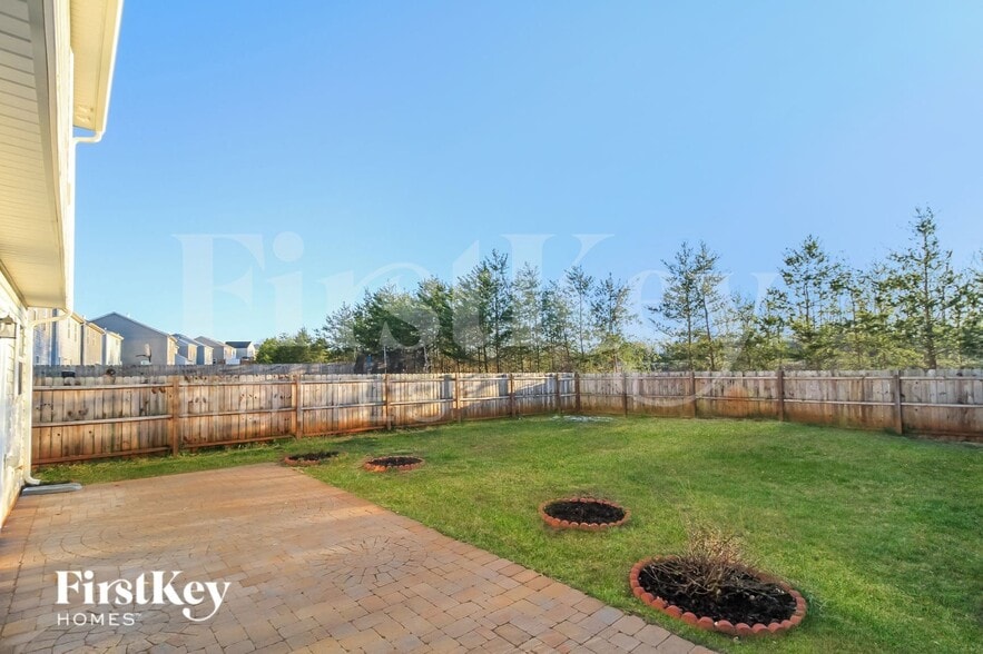Building Photo - 4360 Oak Pointe Dr
