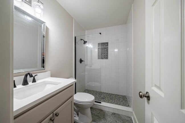 Building Photo - 105 Stowe Pl