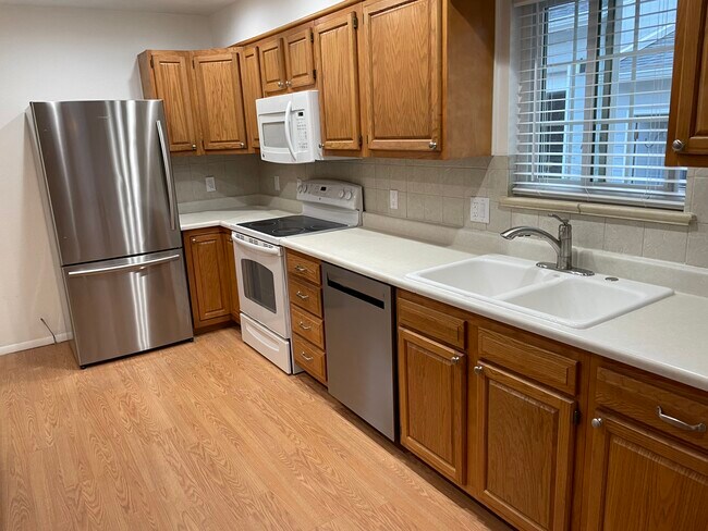 Building Photo - 6243 Gray St