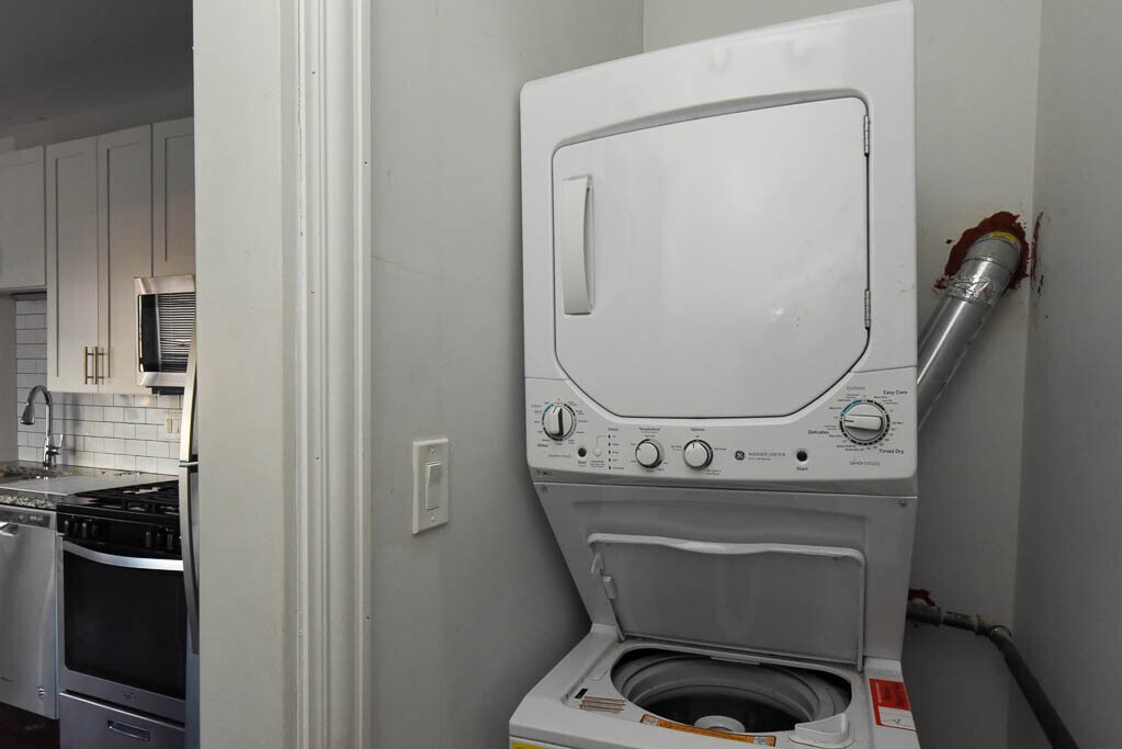 Building Photo - 3301 N Harding Ave