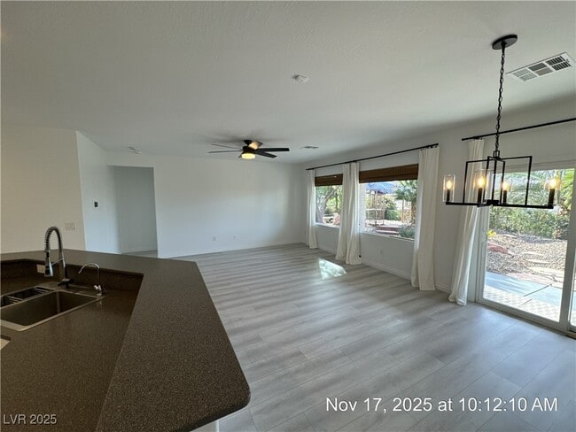 Building Photo - 2335 Meteor Shower St