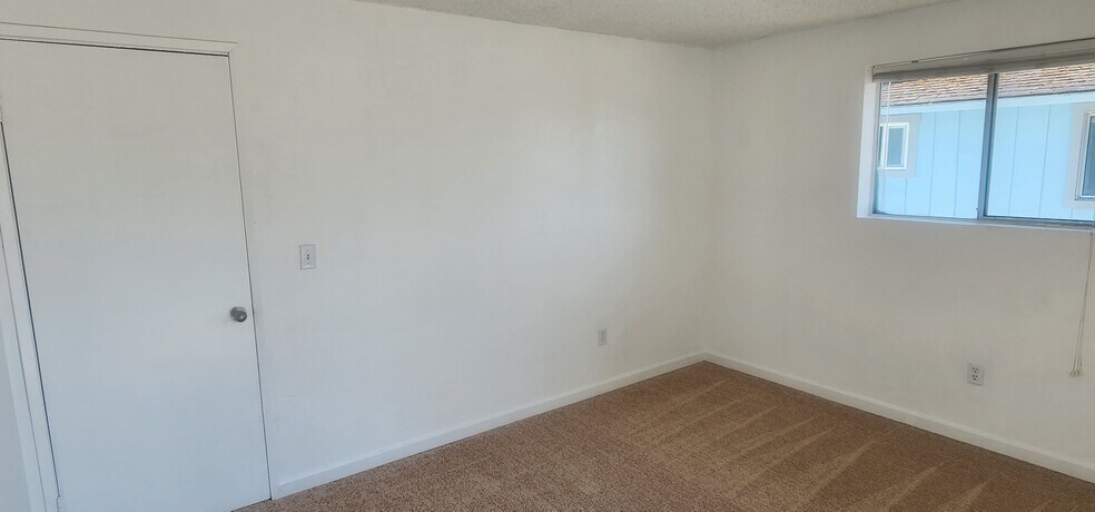 Bedroom - 4304 S Cedar St