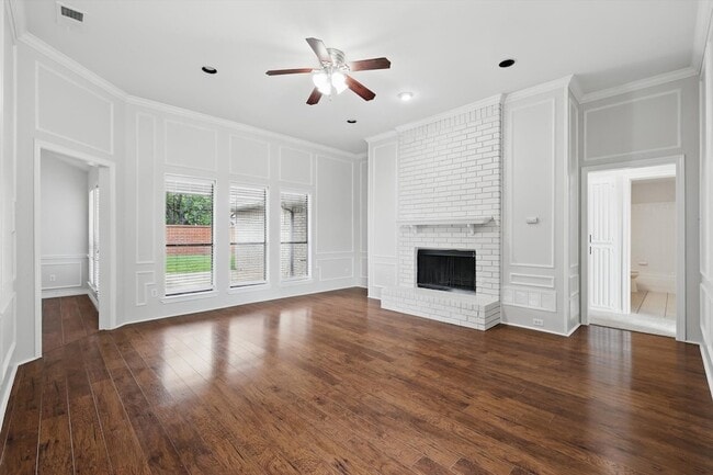 Building Photo - 501 Meadowood Ln