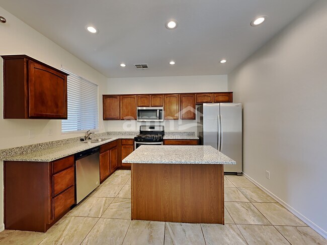 Building Photo - 15131 N 145th Ave