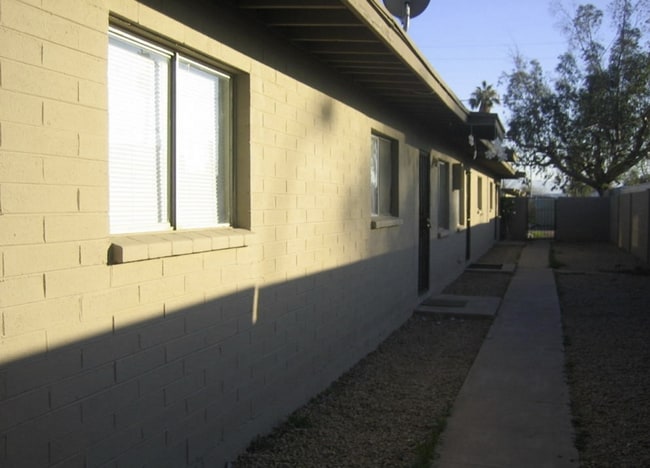 Primary Photo - COMING SOON! 2 Bedroom, 1 Bath Apartment i...