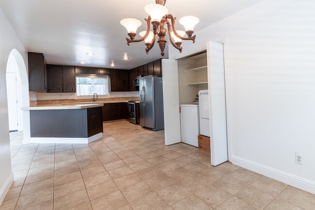 Building Photo - 300 IOLI Ranch Cir