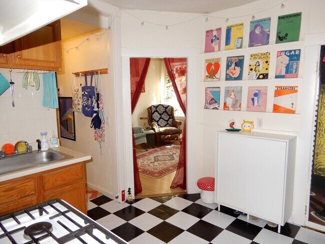 Building Photo - 274 Cambridge St