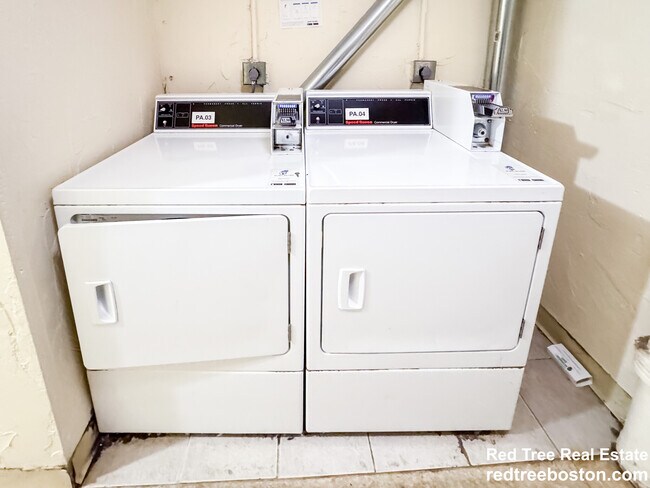 Building Photo - 11 Hodges Ave