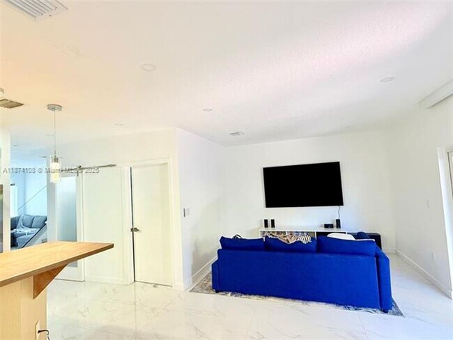 Building Photo - 3871 SW 147th Ave