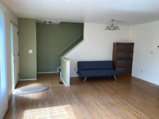 Building Photo - Condo for Rent Richmond Heights