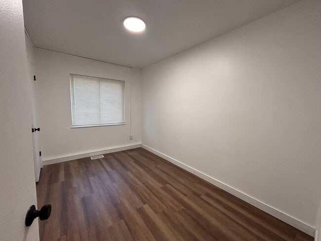 Building Photo - 3357 S Flamingo Way