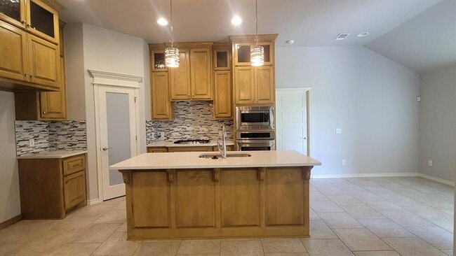 Building Photo - 8720 SW 66th Pl