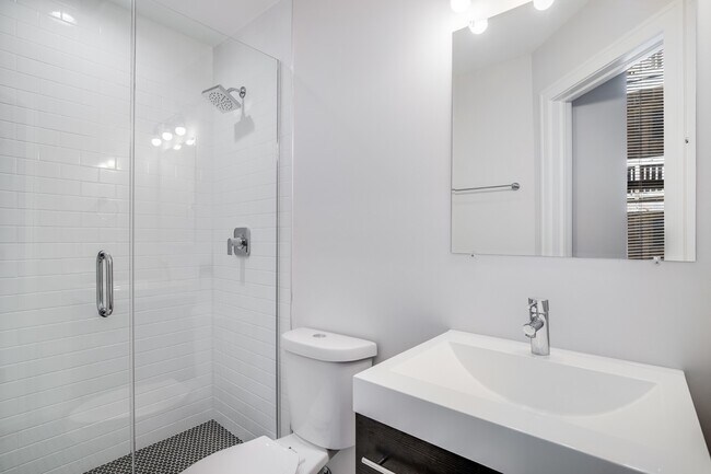 Building Photo - 5407 S Harper Ave