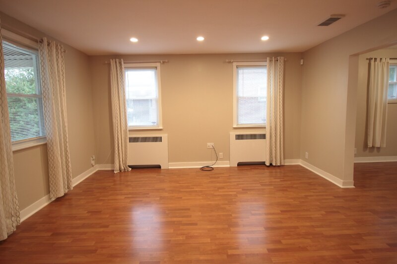 Building Photo - 2807 Harview Ave